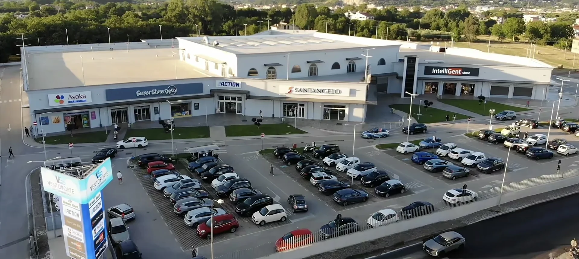 Veduta aerea del Parco Commerciale VentoForte a Caianello